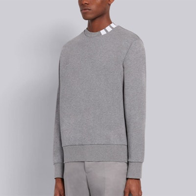 THOM BROWNE Sweatshirt Abu-Abu dengan Detail Empat Garis. MJT255A-06931-035 Details for THOM BROWNE Sweatshirt Abu-Abu dengan Detail Empat Garis. MJT255A-06931-035