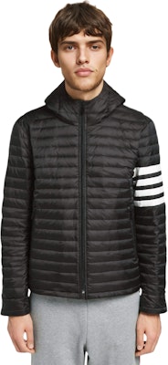 톰 브라운 아이비 퀼팅 4-바 후드 다운 재킷 윈터 블랙. MJD022X-05411-001 Lookbook 톰 브라운 아이비 퀼팅 4-바 후드 다운 재킷 윈터 블랙. MJD022X-05411-001