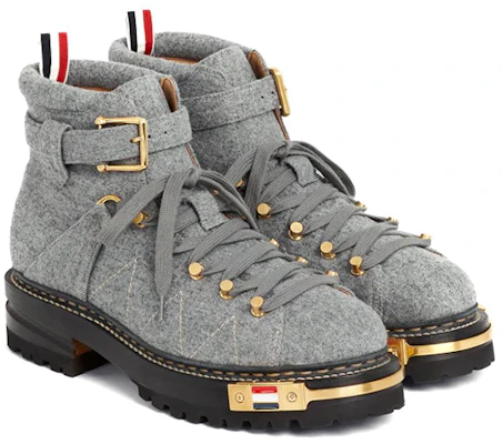 Thom Browne Sepatu Boots Kulit Stripe Martin 'Abu-abu' MFB150A07548035 Order Thom Browne Sepatu Boots Kulit Stripe Martin 'Abu-abu' MFB150A07548035