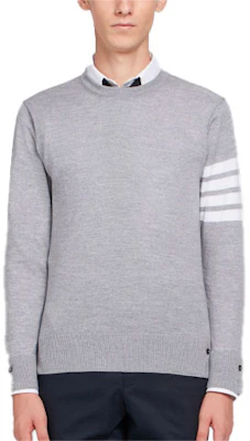 Thom Browne Sweater Abu-Abu Muda Wol dengan Lengan Empat Garis. MKA002A-00014-058 Order Thom Browne Sweater Abu-Abu Muda Wol dengan Lengan Empat Garis. MKA002A-00014-058