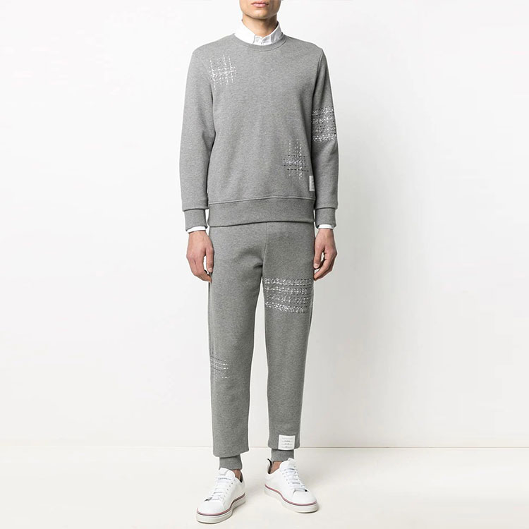 Lookbook Pantalones deportivos cortos tejidos de tiro medio y ajuste holgado Thom Browne MJQ120E-06931-035