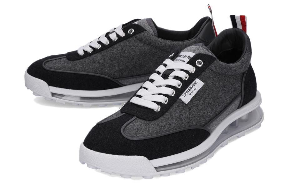 Shop 톰브라운 블랙 그레이 로우탑 스니커즈 MFD261AF0057035