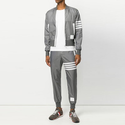 トムブラウン ミディアムウェイト 半袖ニットTシャツ ホワイト MJS067A-00042-100 Lookbook トムブラウン ミディアムウェイト 半袖ニットTシャツ ホワイト MJS067A-00042-100