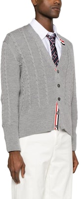 톰브라운 남성 SS24 라이트그레이 브이넥 슬림핏 버튼업 니트 가디건 MKC513A-Y1024-055 Purchase 톰브라운 남성 SS24 라이트그레이 브이넥 슬림핏 버튼업 니트 가디건 MKC513A-Y1024-055