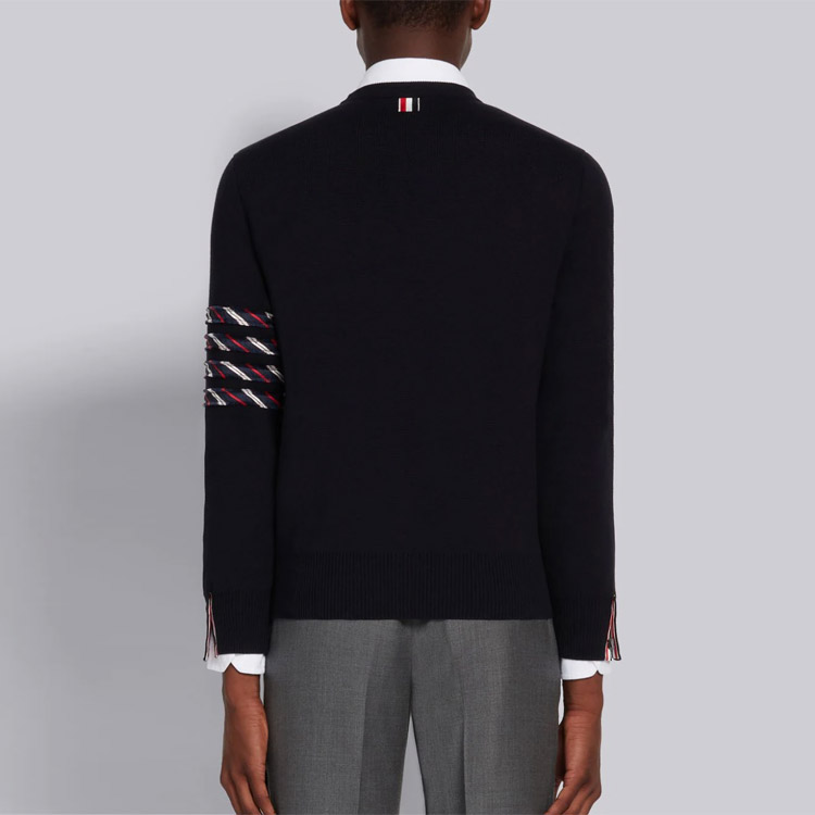 Shop 톰 브라운 네이비 블루 크루넥 긴소매 니트 스웨터 풀오버 MKA352A-Y3007-415