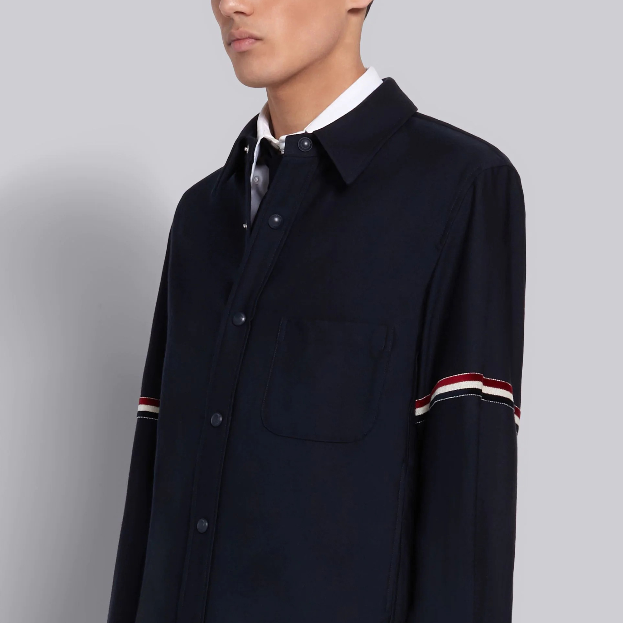 Shop トム ブラウン ネイビー ストライプ ウール混 シャツ MJO055A-06258-415