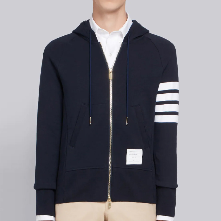 Shop 톰 브라운 네이비 클래식 4-스트라이프 남성 지퍼 후드티 MJT022H-00535-461
