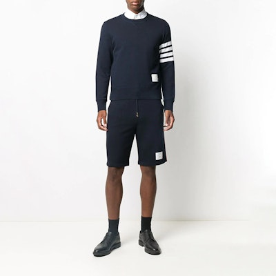 トム ブラウン ネイビー ミッドライズ カジュアル ショーツ トリプルストライプ付き MJQ096A-03377-415 Purchase トム ブラウン ネイビー ミッドライズ カジュアル ショーツ トリプルストライプ付き MJQ096A-03377-415