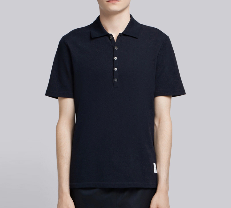 Shop Thom Browne Polo Azul Marino con Detalle de Raya Central en la Espalda. MJP042A-00050-415