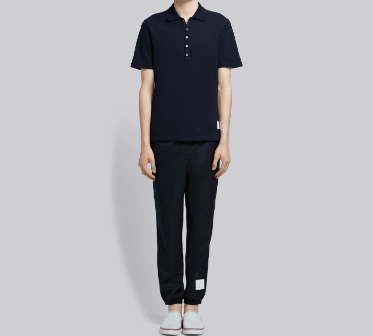 Sizing Thom Browne Polo Azul Marino con Detalle de Raya Central en la Espalda. MJP042A-00050-415