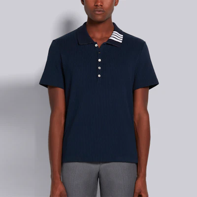 Thom Browne Polo Shirt Navy Garis Ribbed untuk Musim Panas. MJP116A-07063-415 Lookbook Thom Browne Polo Shirt Navy Garis Ribbed untuk Musim Panas. MJP116A-07063-415