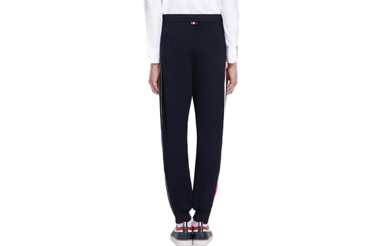 Lookbook Thom Browne Seluar Jogger Navy dengan Jalur Sisi MJQ091A-6168-415