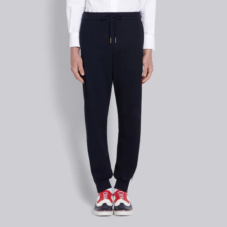 Shop Thom Browne Seluar Jogger Navy dengan Jalur Sisi MJQ091A-6168-415