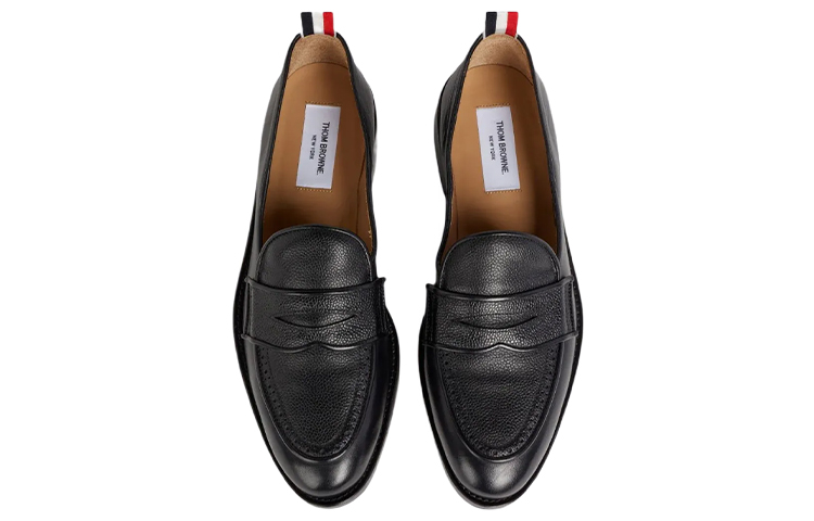 Lookbook 톰브라운 페블 카프스킨 로퍼 '블랙' MFL076A05584001