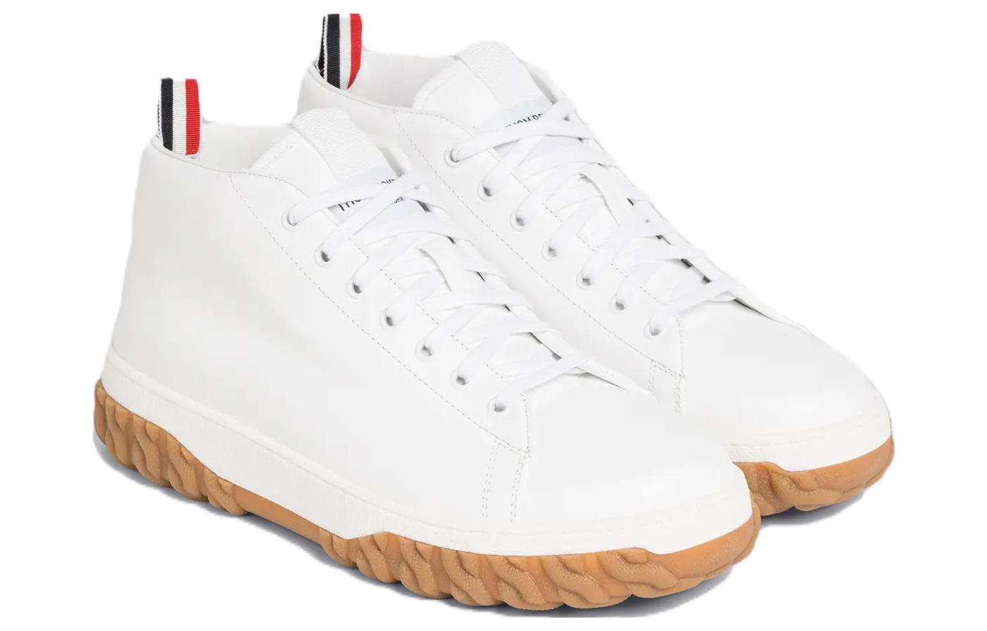 Lookbook トムブラウン 白 ペブルレザー ミッドトップスニーカー MFD241A05584100