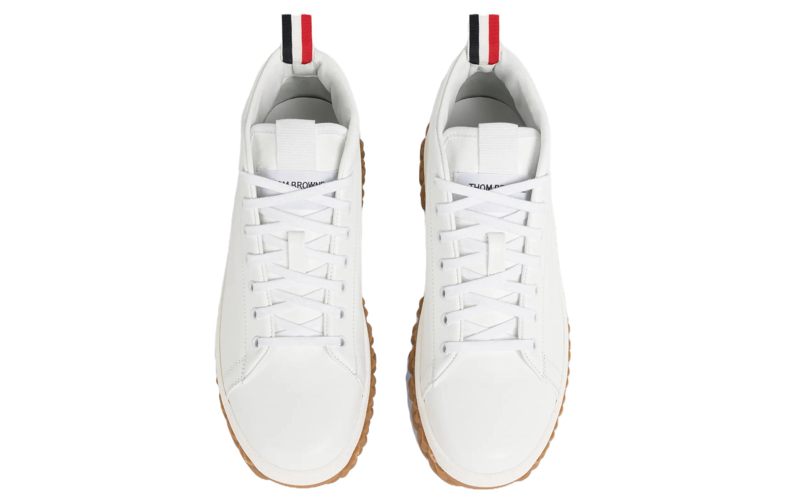 Shop トムブラウン 白 ペブルレザー ミッドトップスニーカー MFD241A05584100