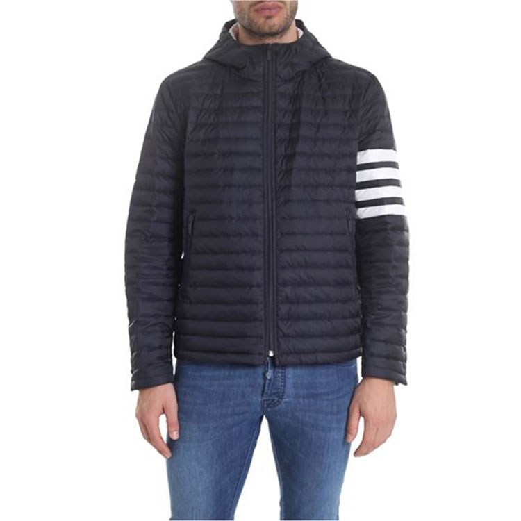 Lookbook Thom Browne Jaket Quilted Four-Bar Goose Down Biru Navy MJD022X-05411-415