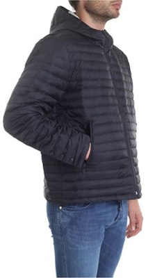 Thom Browne Jaket Quilted Four-Bar Goose Down Biru Navy MJD022X-05411-415 Purchase Thom Browne Jaket Quilted Four-Bar Goose Down Biru Navy MJD022X-05411-415