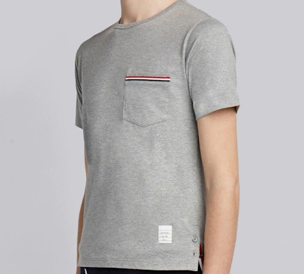 トムブラウン ショートスリーブ ライトグレー Tシャツ サテンポケットトリム MJS010A-01454-055 Purchase トムブラウン ショートスリーブ ライトグレー Tシャツ サテンポケットトリム MJS010A-01454-055