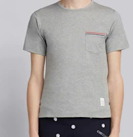 Details for Thom Browne 短袖淺灰T恤 缎面口袋裝飾 MJS010A-01454-055