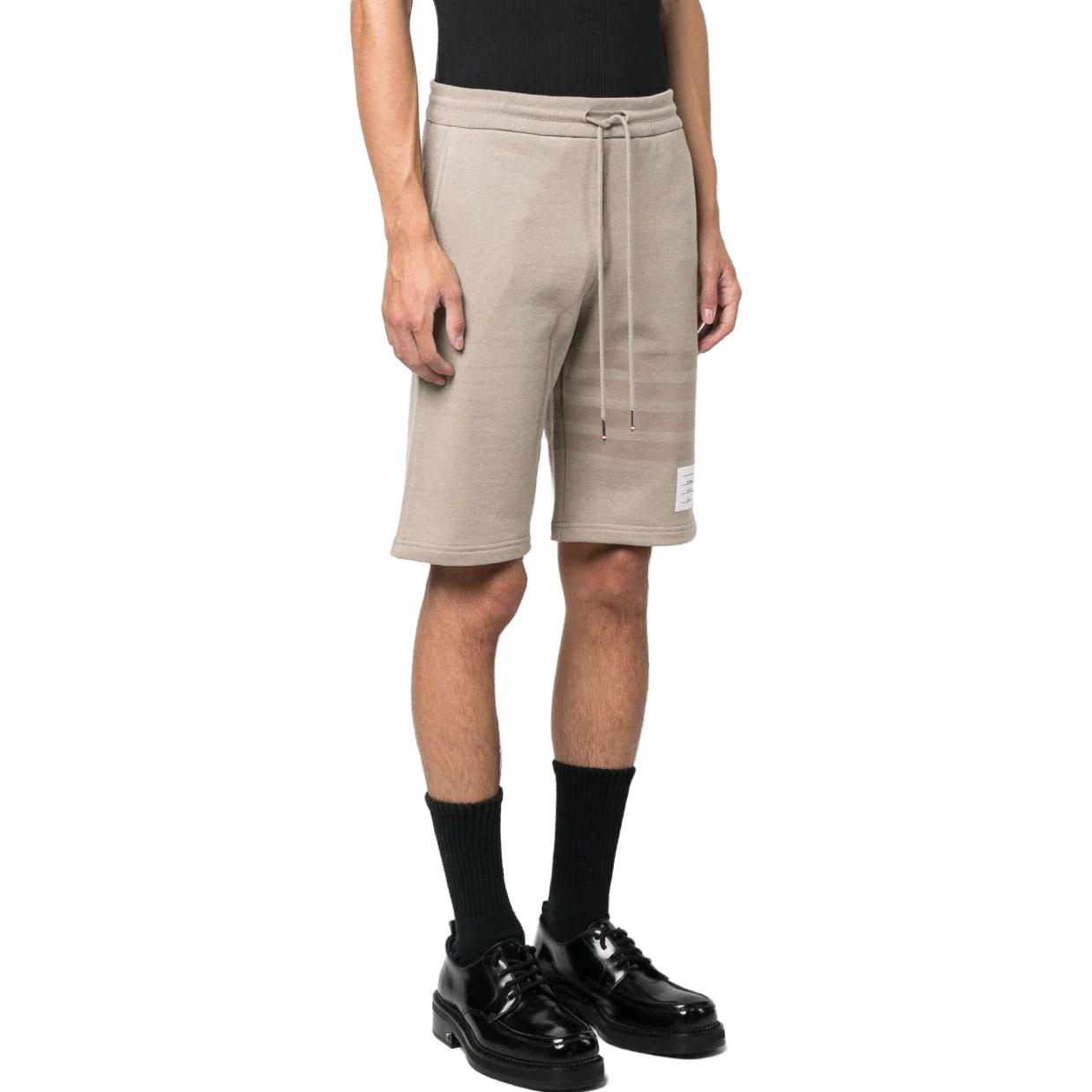 Shop THOM BROWNE Pantalones Cortos Beige Claro Hombre Corte Recto Casual. MJQ012A-06910-265