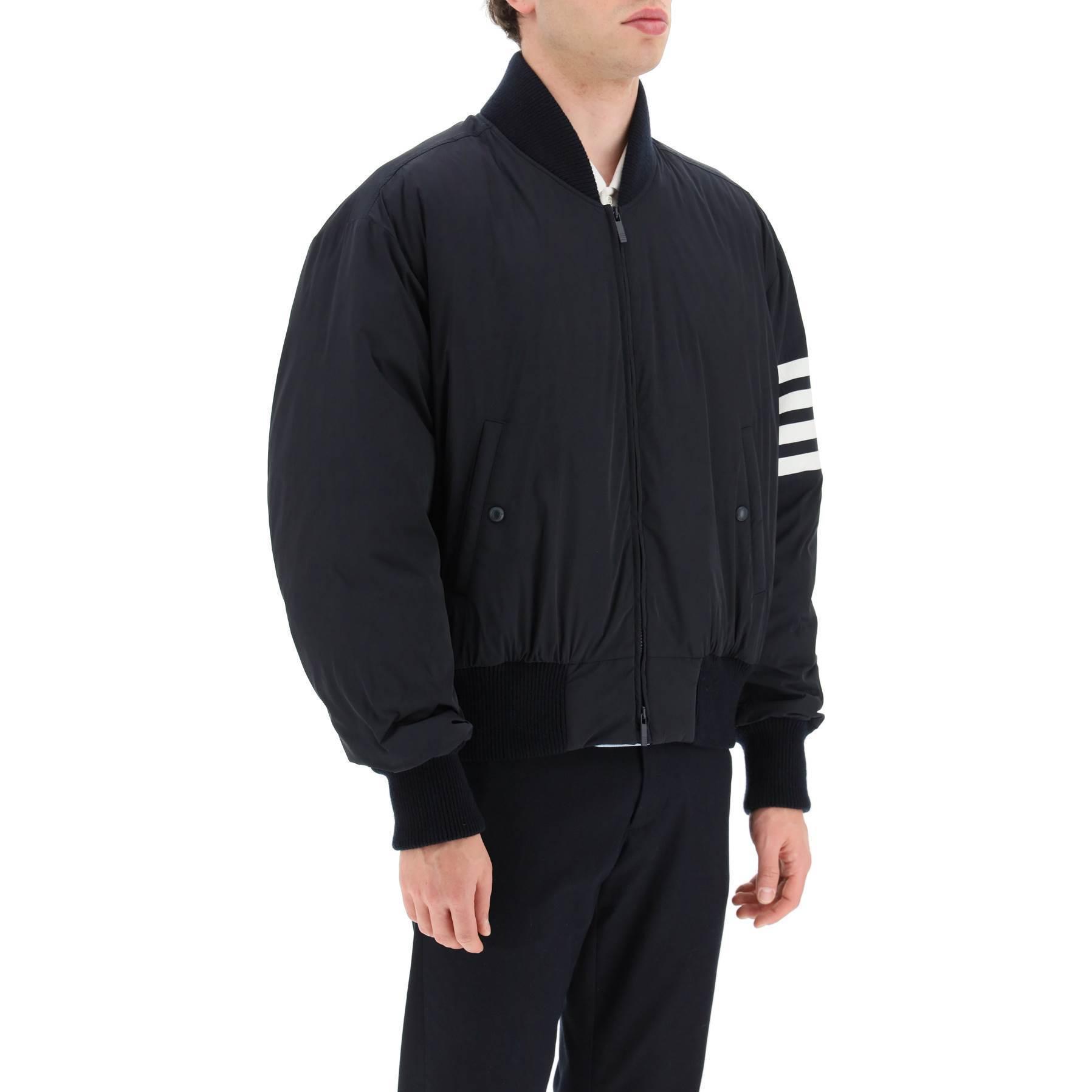 Lookbook THOM BROWNE 海軍藍男士條紋細節羽絨外套 MJD103X-07259-415