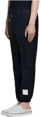 トムブラウン メンズカジュアルパンツ ソリッドラベル ドローストリングスウェットパンツ MTT011-A00626-415 Shop トムブラウン メンズカジュアルパンツ ソリッドラベル ドローストリングスウェットパンツ MTT011-A00626-415