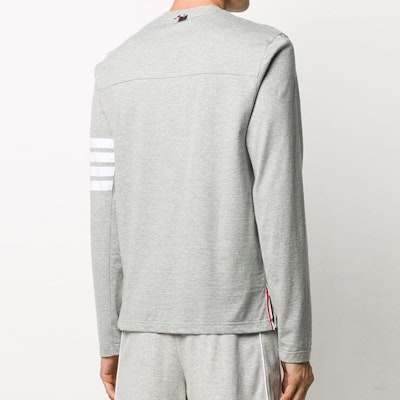 Thom Browne SS21 4-Bar Crewneck Long Sleeve T-Shirt Abu Muda Putih Pria MJS151A-06221-055 Purchase Thom Browne SS21 4-Bar Crewneck Long Sleeve T-Shirt Abu Muda Putih Pria MJS151A-06221-055