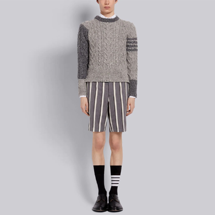 Shop Thom Browne SS21 Kelabu 4-Bar Baju Sejuk Bulu. MKA313F-00278-982