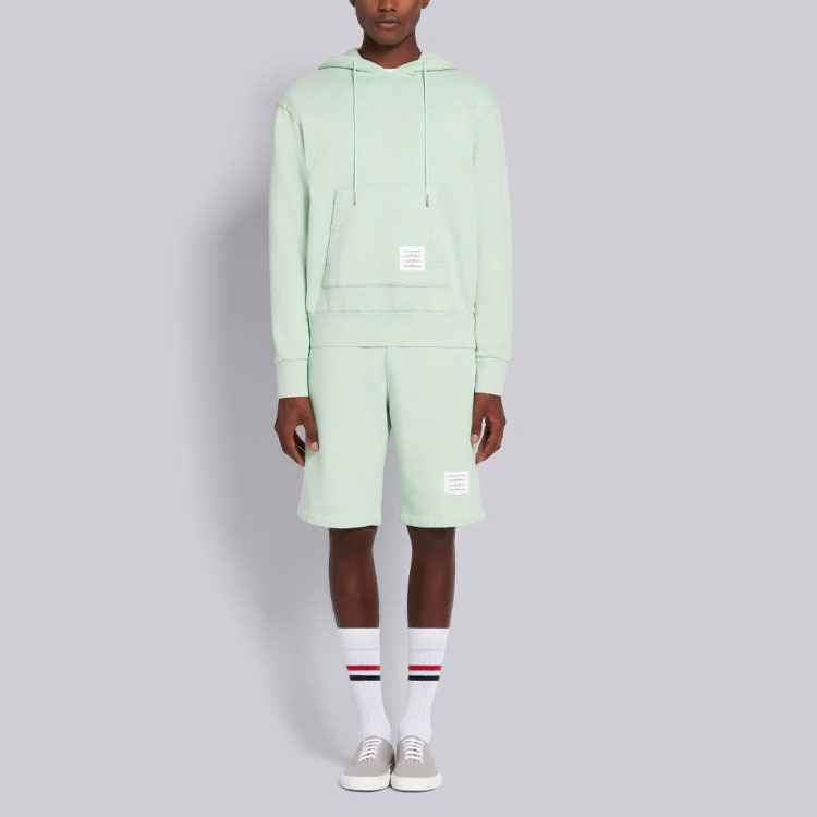 Lookbook 톰 브라운 SS21 그린 루프백 코튼 풀오버 스웨트셔츠 MJT272B-03377-350