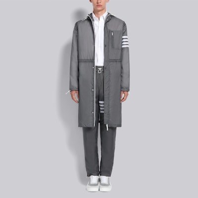 Thom Browne SS21 Celana Panjang Santai Abu-Abu Garis-Garis Lurus. MJQ106A-06859-045 Lookbook Thom Browne SS21 Celana Panjang Santai Abu-Abu Garis-Garis Lurus. MJQ106A-06859-045