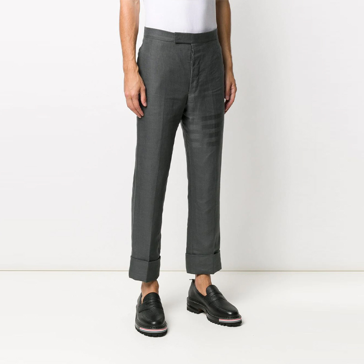 Lookbook THOM BROWNE SS21 Celana Linen 4-Bar Klasik Warna Abu Tua MTC001A-07135-025