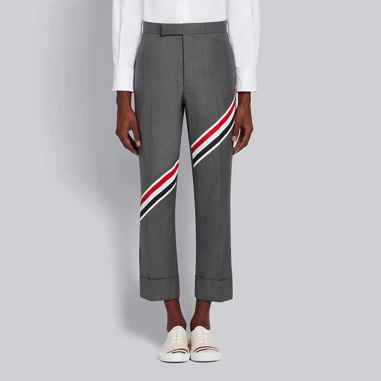 Shop Thom Browne SS21 Celana Pria Wol Abu-Abu dengan Pita dan Garis Diagonal. MTC160A-00626-035