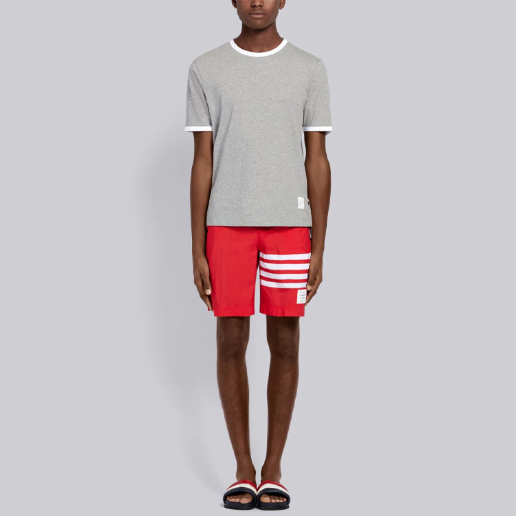 Lookbook THOM BROWNE SS21 Pantalones Cortos Impermeables a Rayas - Rojo MTU223A-05415-600