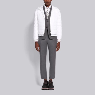 トムブラウン SS21 ホワイト ダウンジャケット バックストライプ付き MJD083X-07259-100 Shop トムブラウン SS21 ホワイト ダウンジャケット バックストライプ付き MJD083X-07259-100