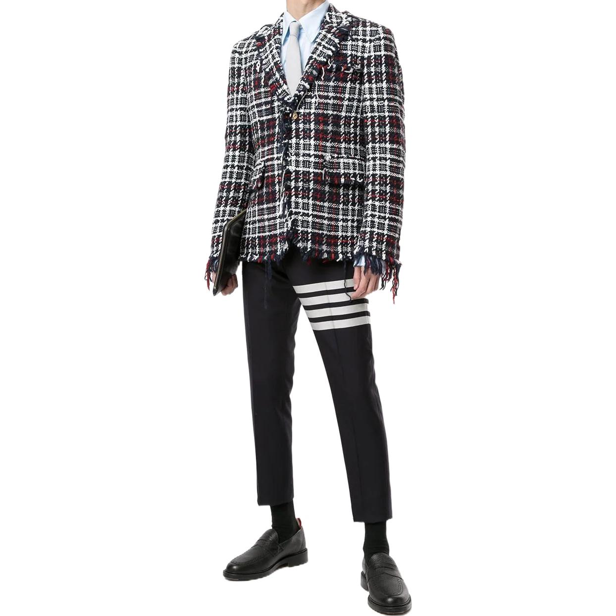 Lookbook THOM BROWNE SS22 黑色四杠直筒及踝裤。 MTC159A-06146-415