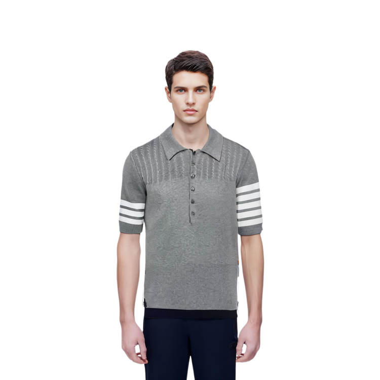 Sizing THOM BROWNE SS22 色塊條紋針織POLO衫 灰色。 MKP077-AY3006-055