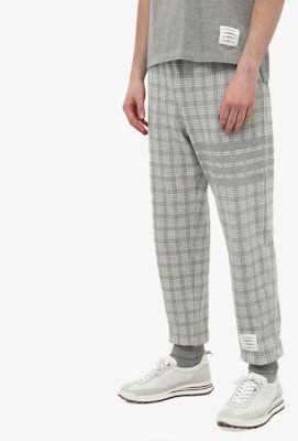 THOM BROWNE SS22 Pantalones Jogger Gris Cuadros con Cintura Elástica y Cordón. MJQ133A-07993-055 Shop THOM BROWNE SS22 Pantalones Jogger Gris Cuadros con Cintura Elástica y Cordón. MJQ133A-07993-055