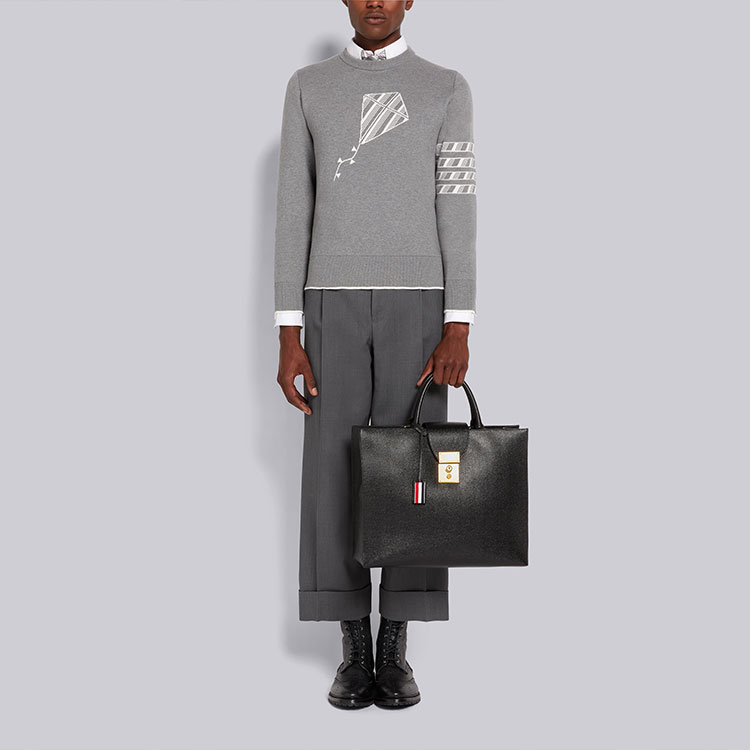 Thom Browne SS22  Grey Knit Pullover with Four-Bar Jacquard Stripes. MKA385-AY300-6055 圖 4