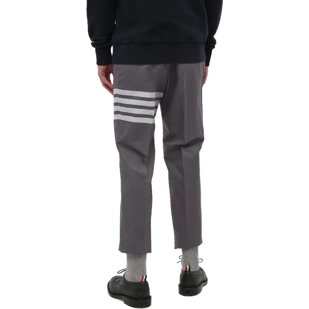 Purchase Thom Browne SS22 灰色条纹印花休闲裤（秋季系列）。 MTC001H-07890-035