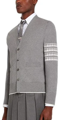 THOM BROWNE SS22 Sweater Abu-Abu Muda V-Neck 4-Bar Jacquard. MKC386A-Y3006-055 Shop THOM BROWNE SS22 Sweater Abu-Abu Muda V-Neck 4-Bar Jacquard. MKC386A-Y3006-055