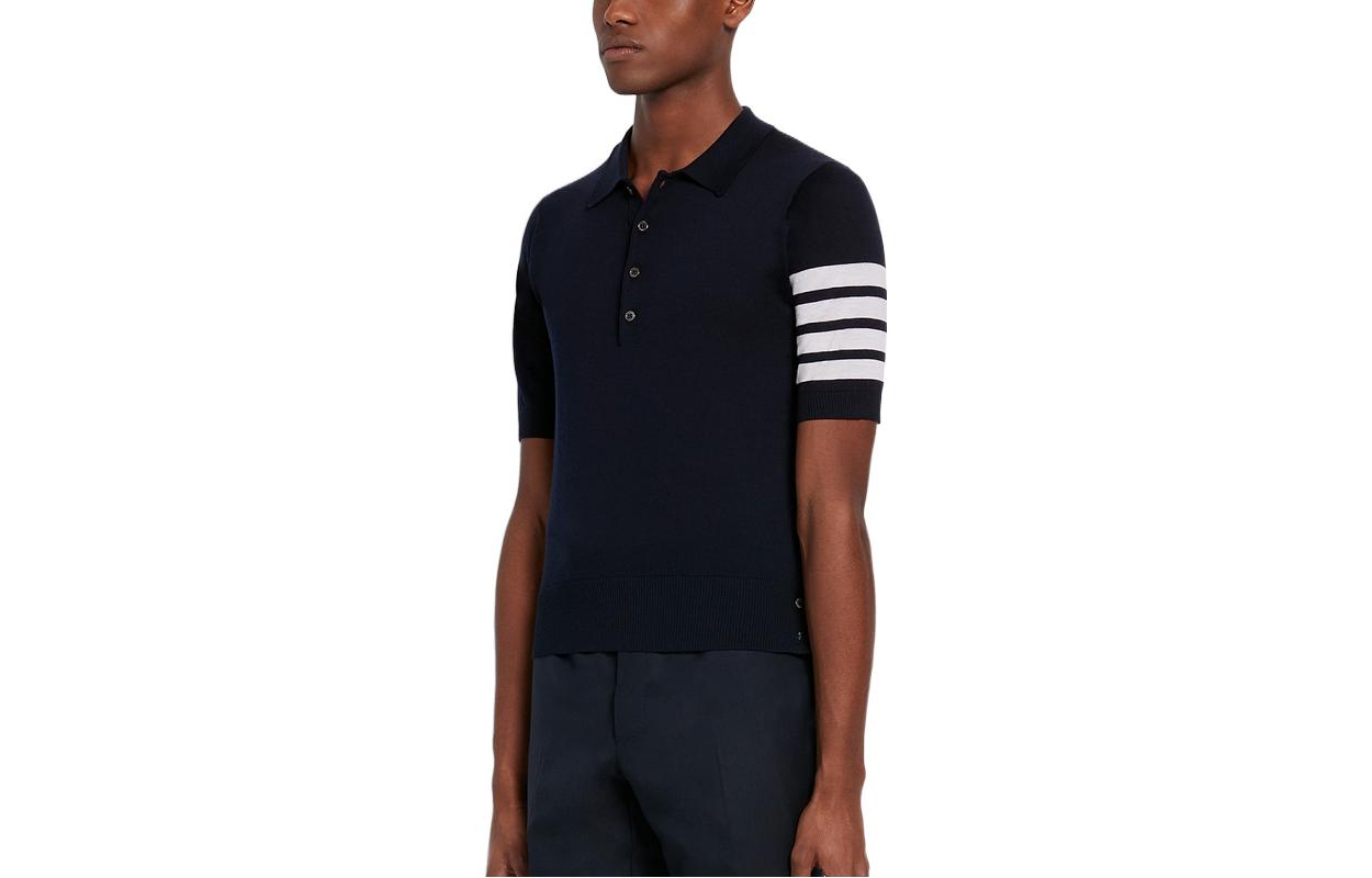 Shop THOM BROWNE SS22 海軍藍四色條紋短袖針織POLO衫 MKP048A-Y1014-415
