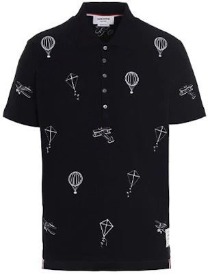 Thom Browne SS22 Kaos Polo Lengan Pendek Biru Navy Motif Print. MJP140E-00050-415 Buy Thom Browne SS22 Kaos Polo Lengan Pendek Biru Navy Motif Print. MJP140E-00050-415