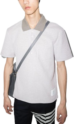 THOM BROWNE SS22 Polo Slim Fit de Punto Waffle. MJP147A-08136-055 Lookbook THOM BROWNE SS22 Polo Slim Fit de Punto Waffle. MJP147A-08136-055