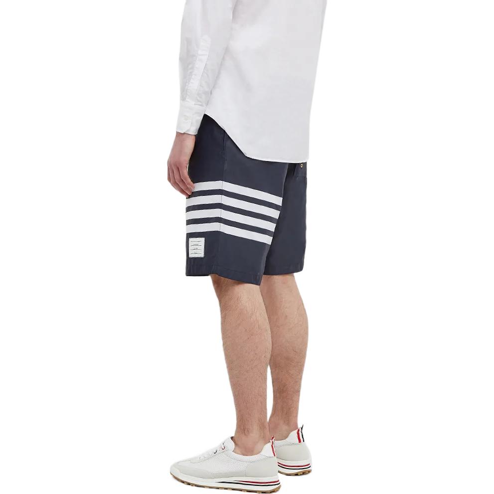Details for 톰 브라운 SS22 클래식 스트라이프 반바지 네이비 여름 캐주얼웨어. MTT029A-07538-415