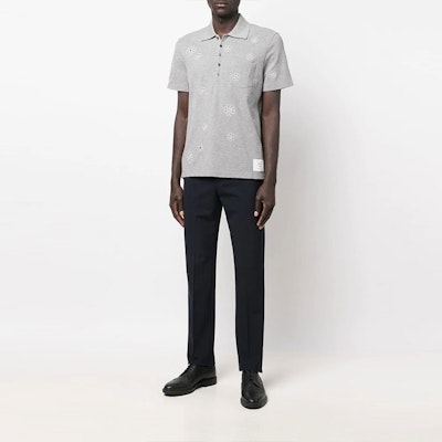 THOM BROWNE SS22 Polo Gris con Estampado Floral de Plantas. MJP149E-10368-055 Shop THOM BROWNE SS22 Polo Gris con Estampado Floral de Plantas. MJP149E-10368-055