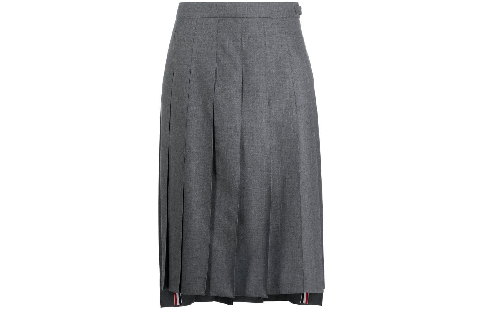 Order 톰 브라운 SS22 하이웨이스트 비대칭 헴 플리츠 미디 스커트 그레이. FGC400V-00626-035