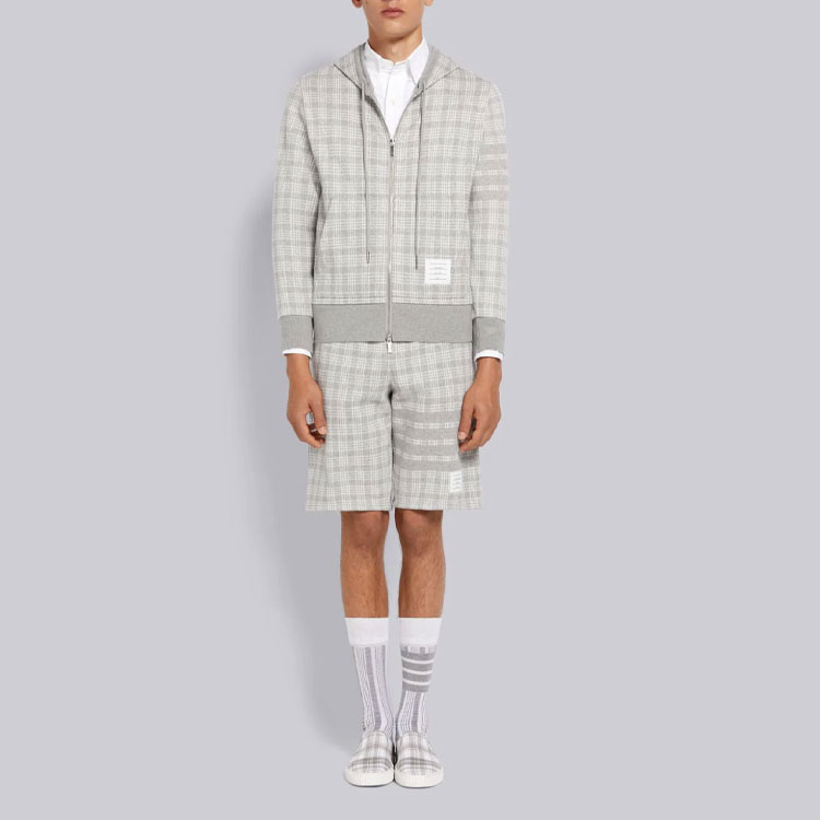 Lookbook Thom Browne SS22 Jacquard Plaid Shorts Abu-Abu Muda. MJQ052A-07993-055