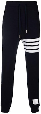 톰 브라운 SS22 네이비 4-바 줄무늬 조거 팬츠 유니섹스 커플 스타일. MJQ142-AJ0012-415 Buy 톰 브라운 SS22 네이비 4-바 줄무늬 조거 팬츠 유니섹스 커플 스타일. MJQ142-AJ0012-415
