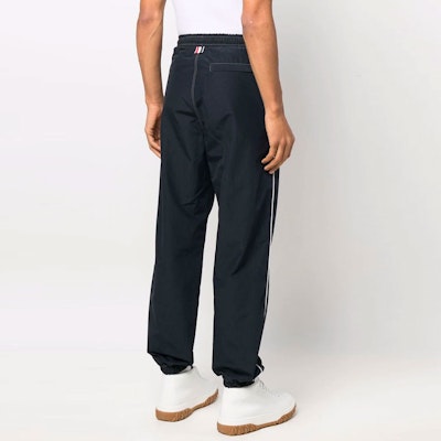 トムブラウン SS22 ソリッドカラー ドローストリング ニットジョガー ネイビーブラックパンツ MJQ150-A0765-1415 Shop トムブラウン SS22 ソリッドカラー ドローストリング ニットジョガー ネイビーブラックパンツ MJQ150-A0765-1415